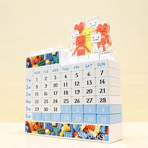 国内自社製造品のブロックにプリントされたカレンダー「ブロックカレンダー」